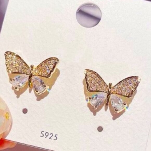 Jewelry - 18K yellow gold diamond butterfly earrings